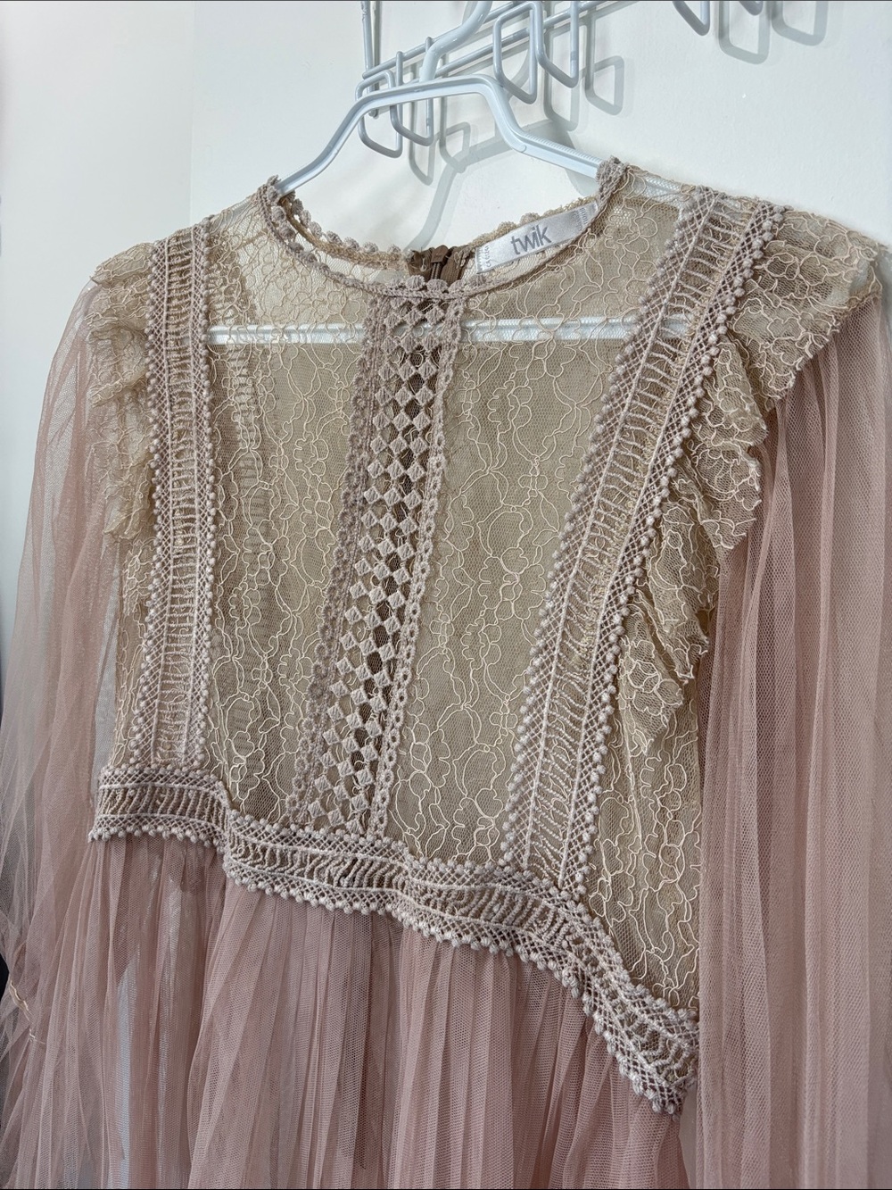 twik Lace & Tulle Formal Dress in Dusty Rose and Champagne - Picture 6 of 10